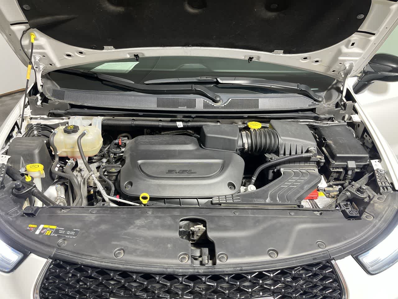 2025 Chrysler Pacifica Select