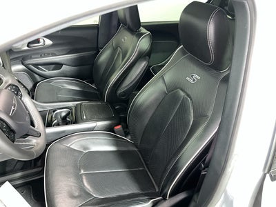 2024 Chrysler Pacifica Hybrid Premium S Appearance Pkg