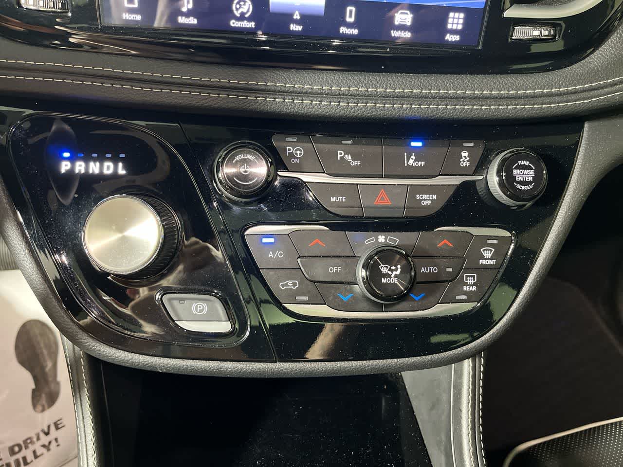 2024 Chrysler Pacifica Hybrid Premium S Appearance Pkg