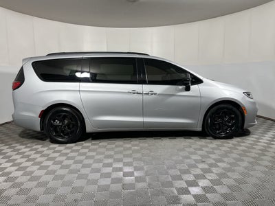 2024 Chrysler Pacifica Hybrid Premium S Appearance Pkg
