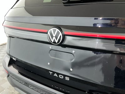 2025 Volkswagen Taos SE Black