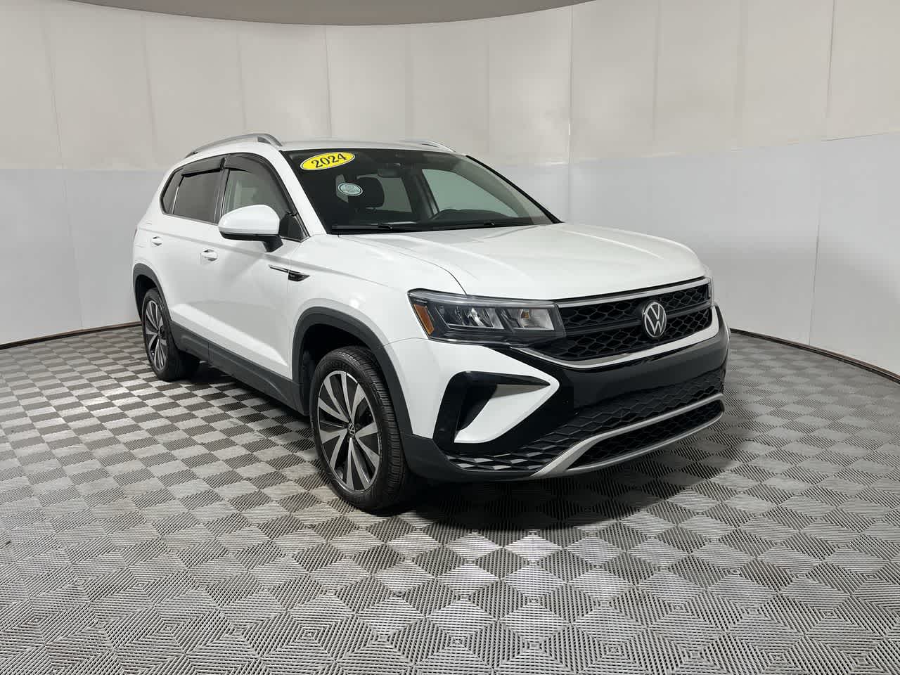 2024 Volkswagen Taos SE