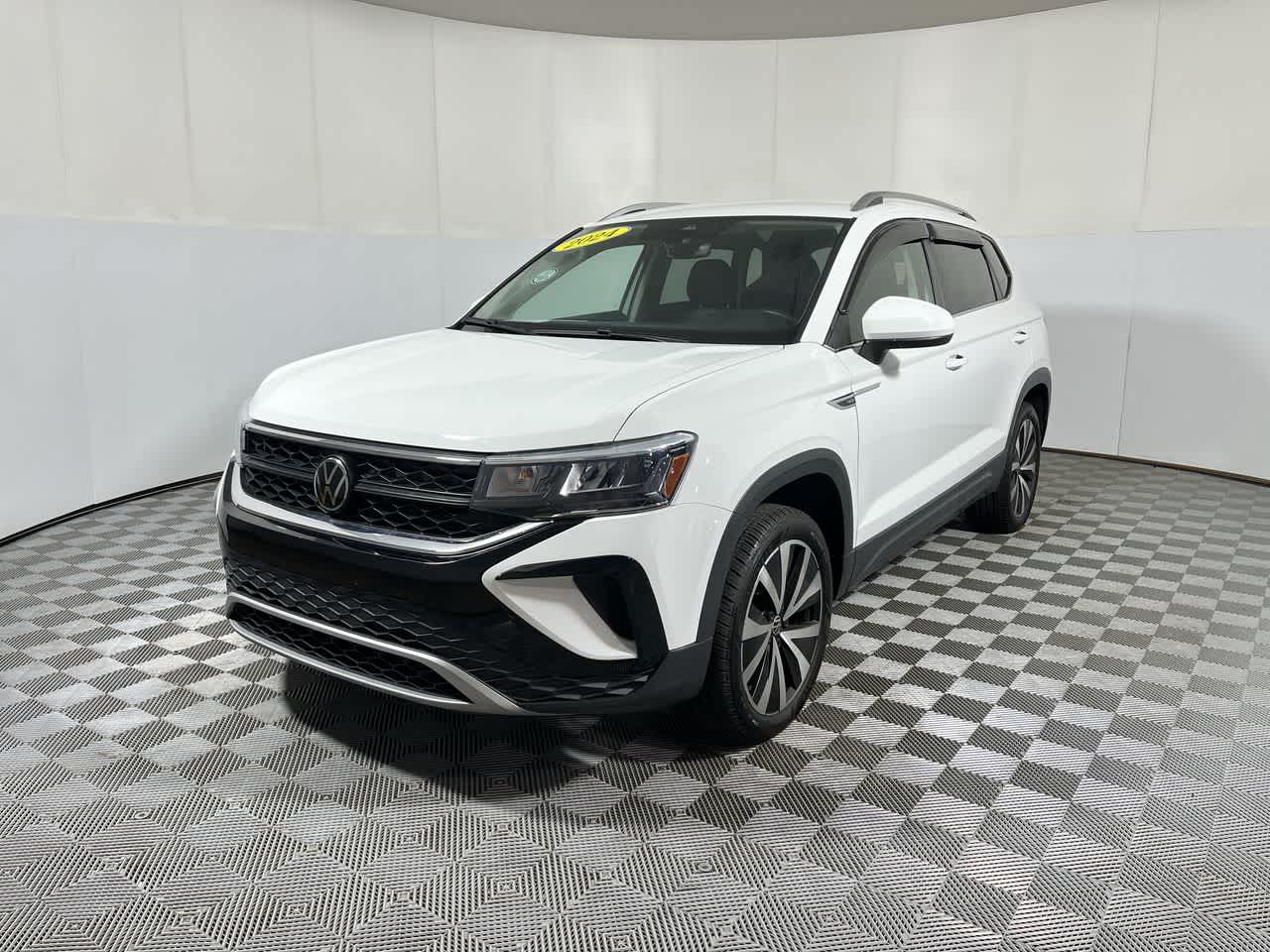 2024 Volkswagen Taos SE