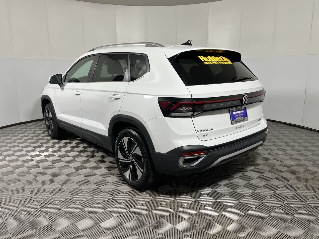 2025 Volkswagen Taos SE