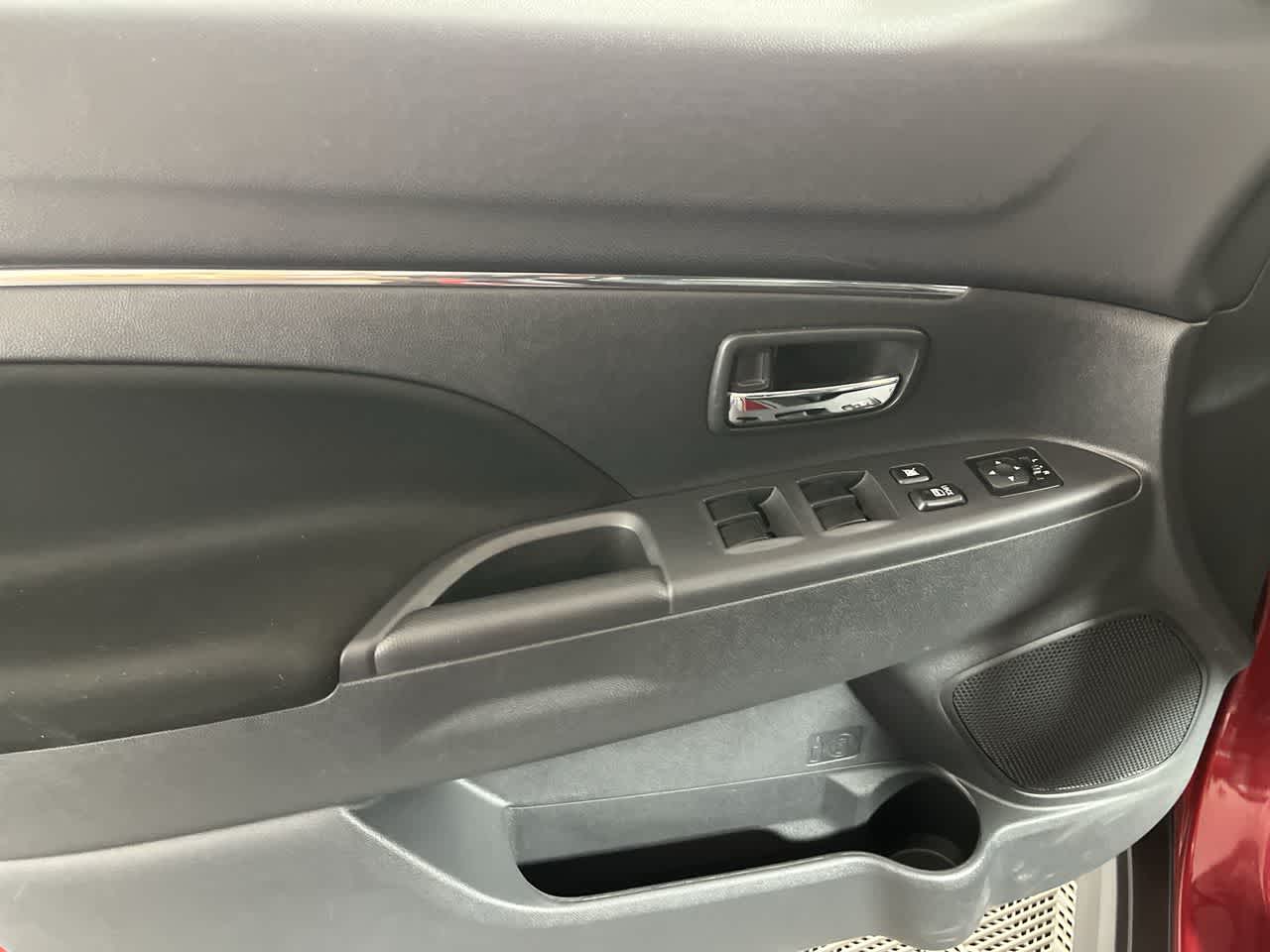 2025 Mitsubishi Outlander Sport LE