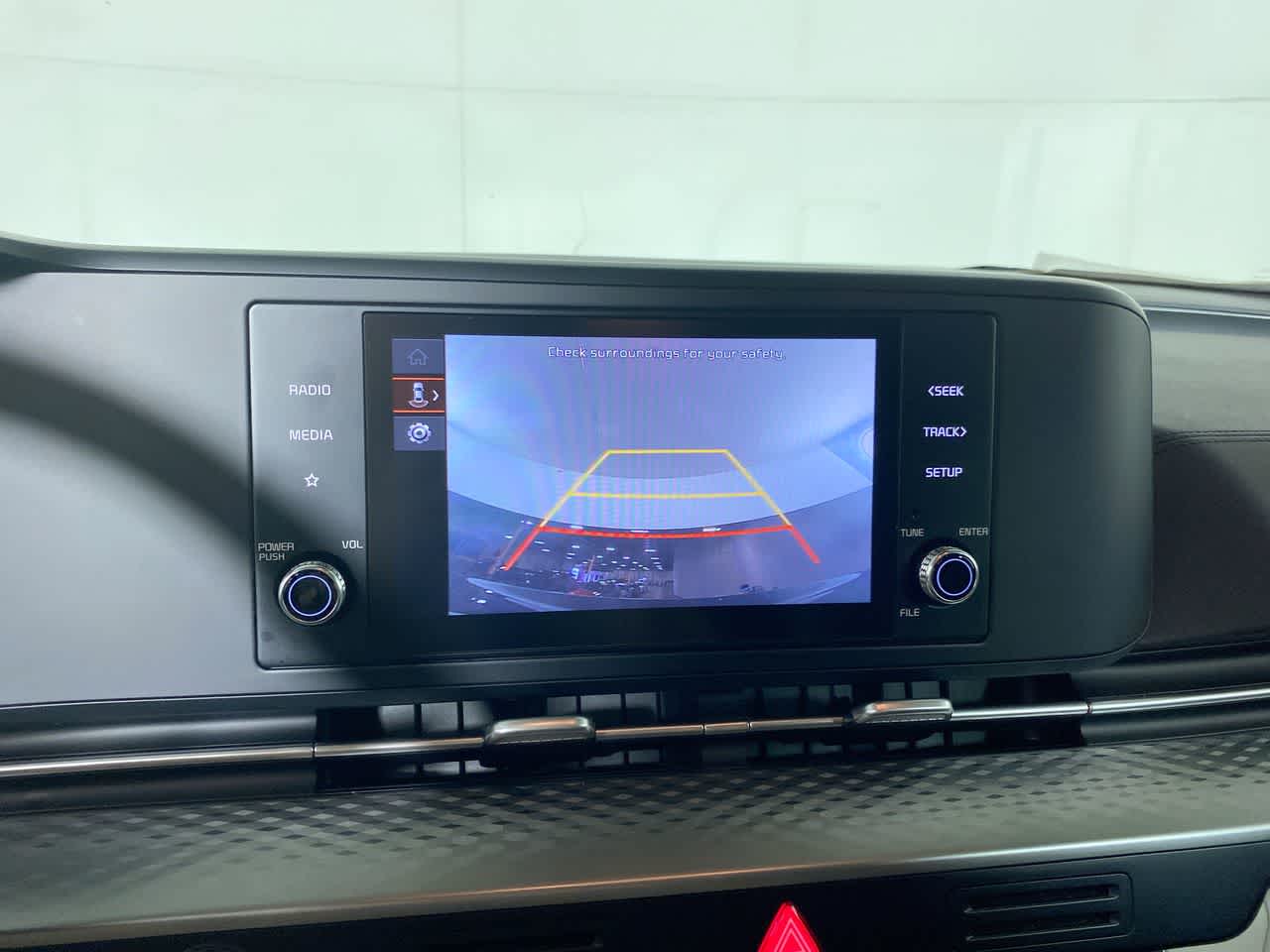 2024 Kia Carnival LX