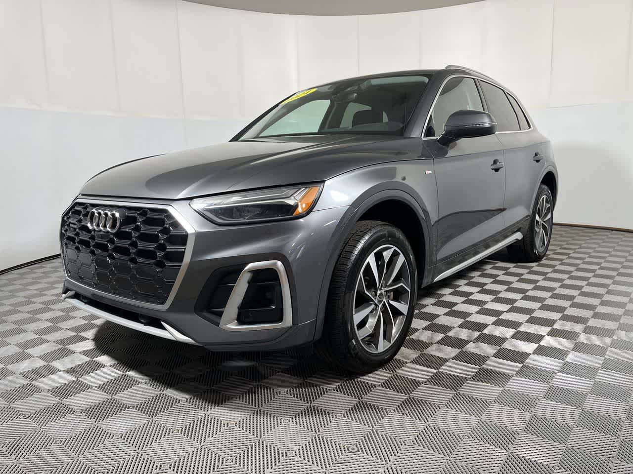 2024 Audi Q5 S line Premium Plus