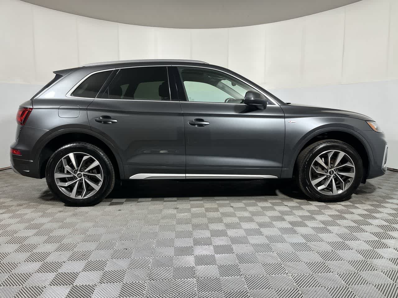 2024 Audi Q5 S line Premium Plus