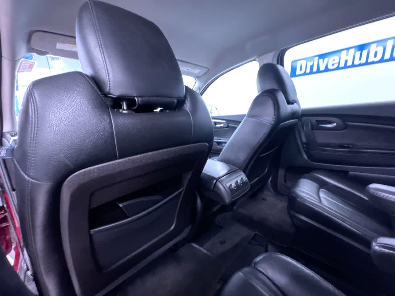 2011 Chevrolet Traverse LT w/1LT