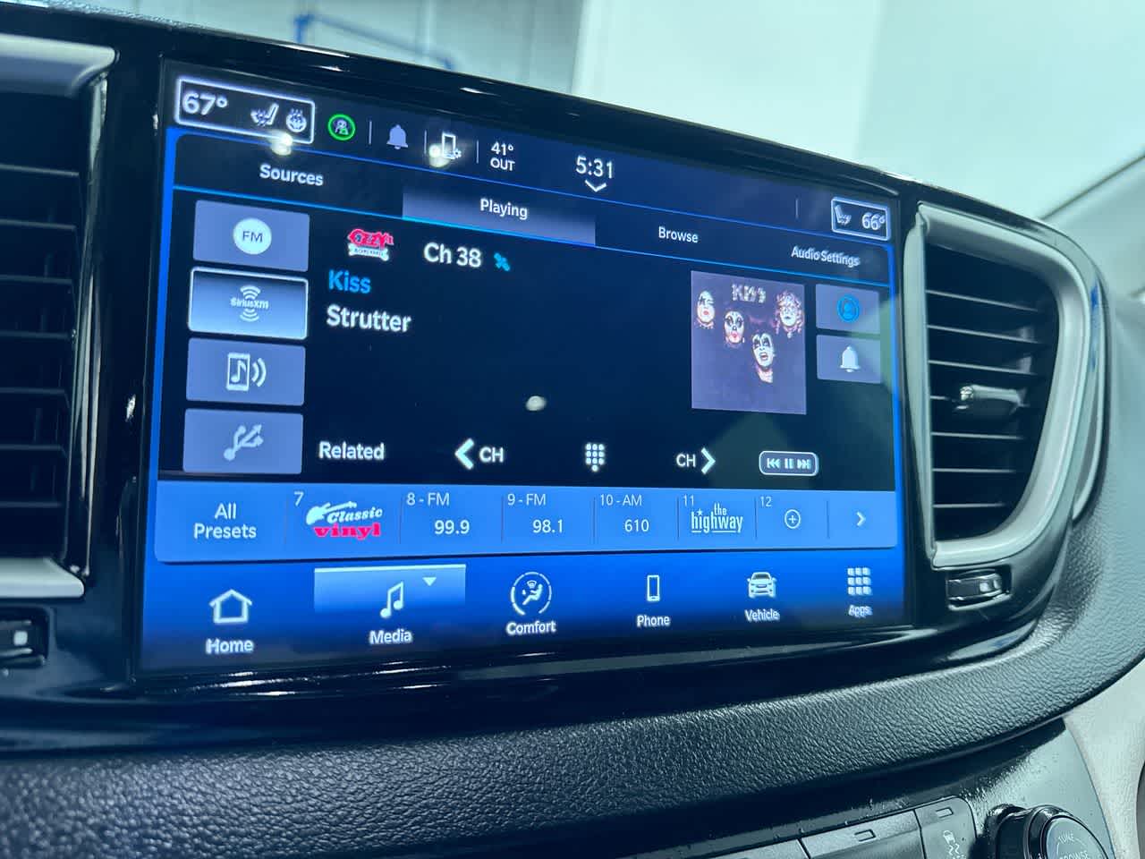 2024 Chrysler Pacifica Touring L