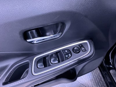 2022 Nissan Versa SR