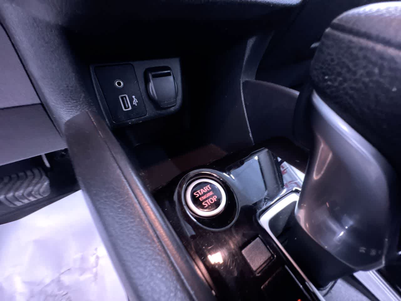 2022 Nissan Versa SR