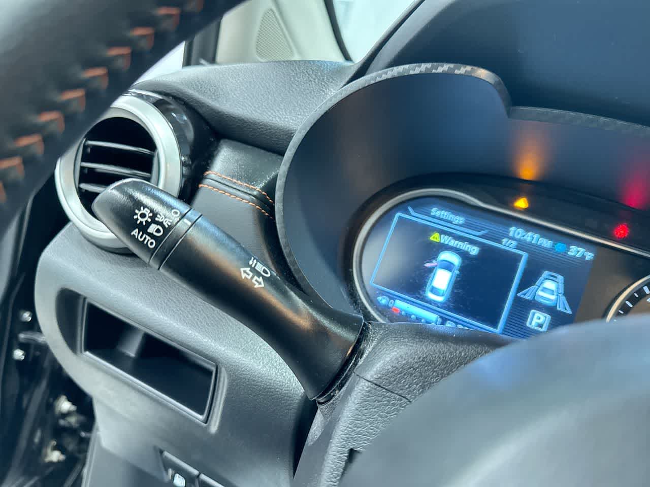 2022 Nissan Versa SR