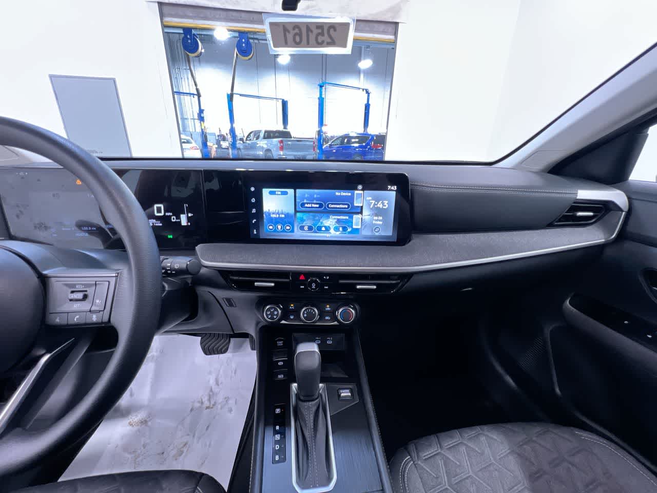 2025 Nissan Kicks SV