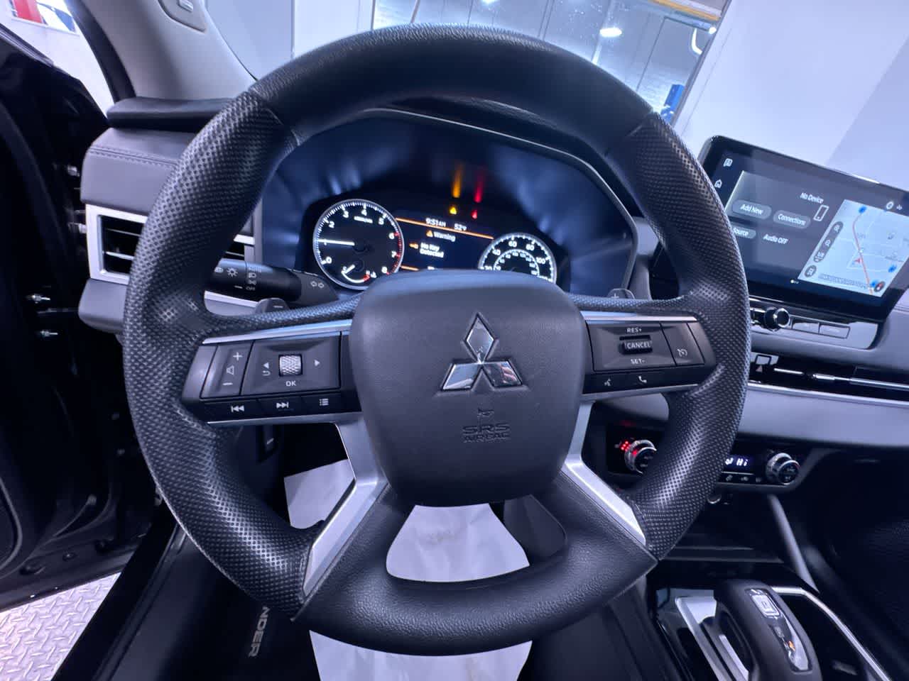 2025 Mitsubishi Outlander ES