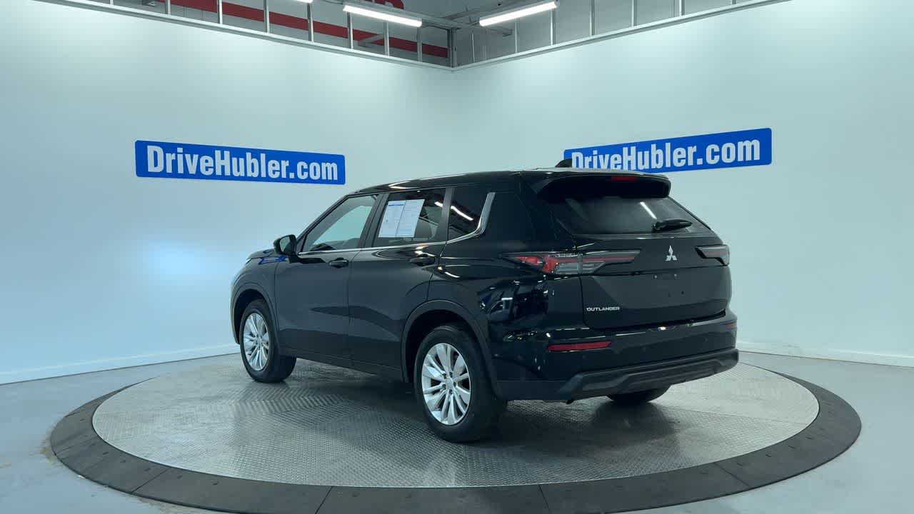2025 Mitsubishi Outlander ES