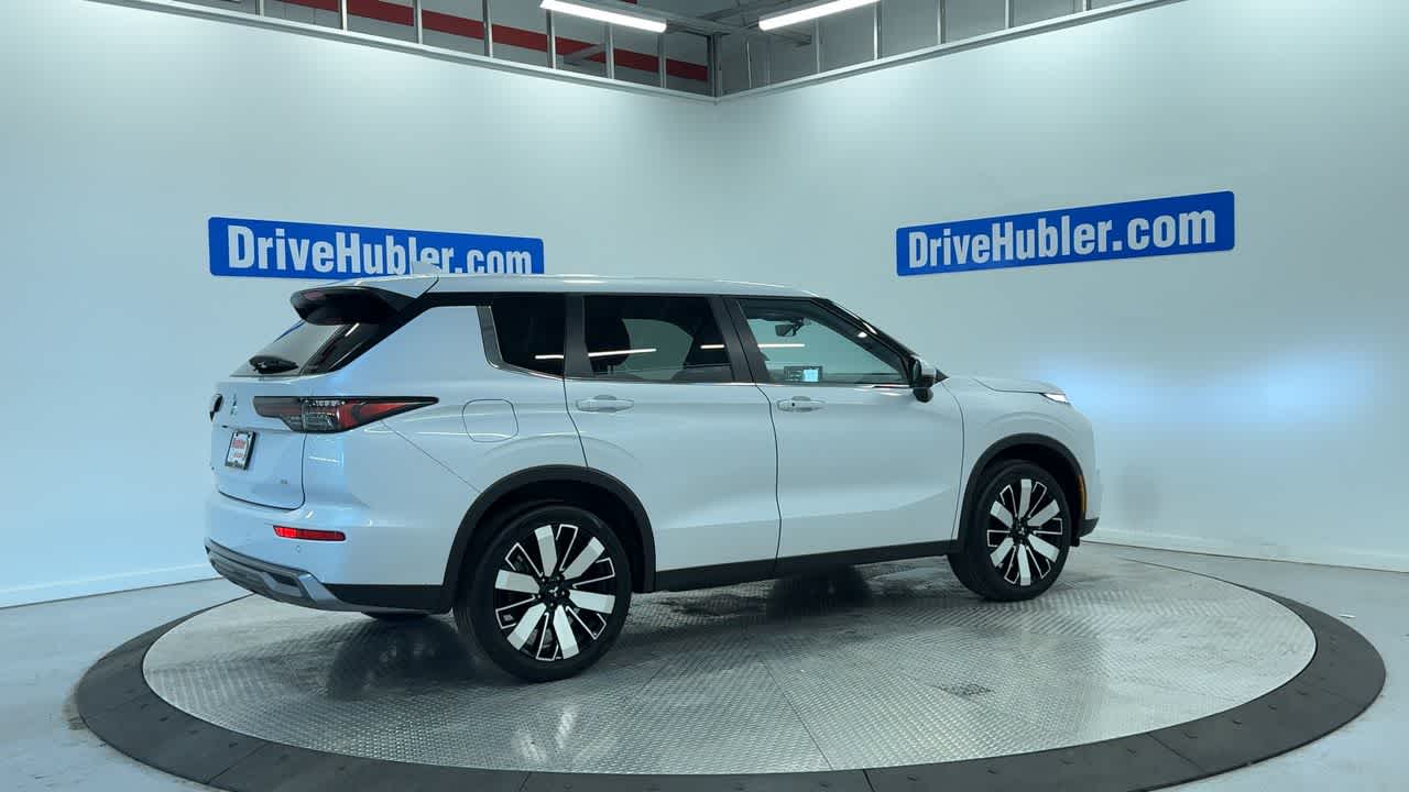 2025 Mitsubishi Outlander SE