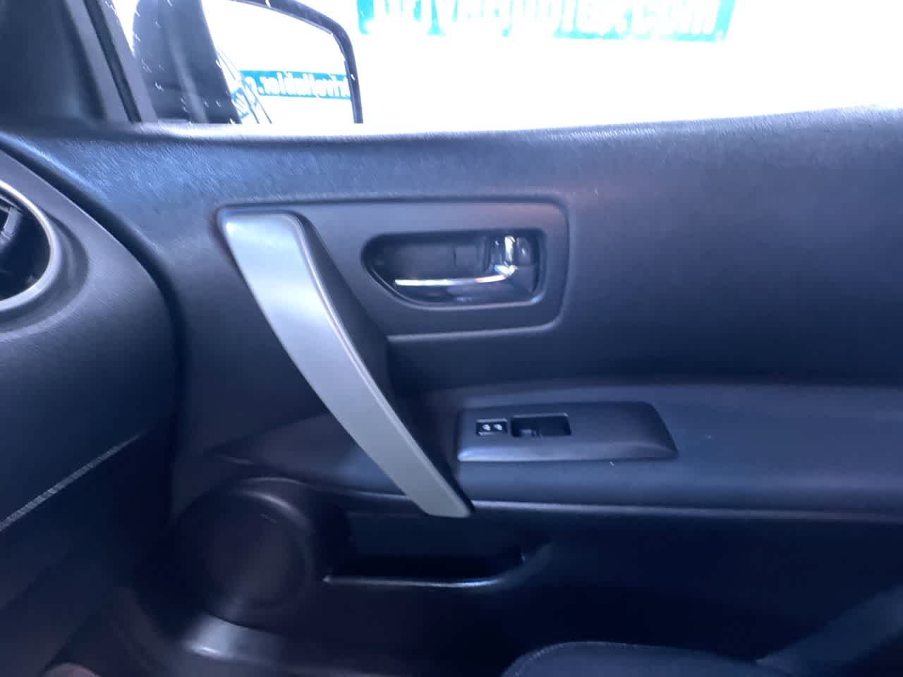 2011 Nissan Rogue SV