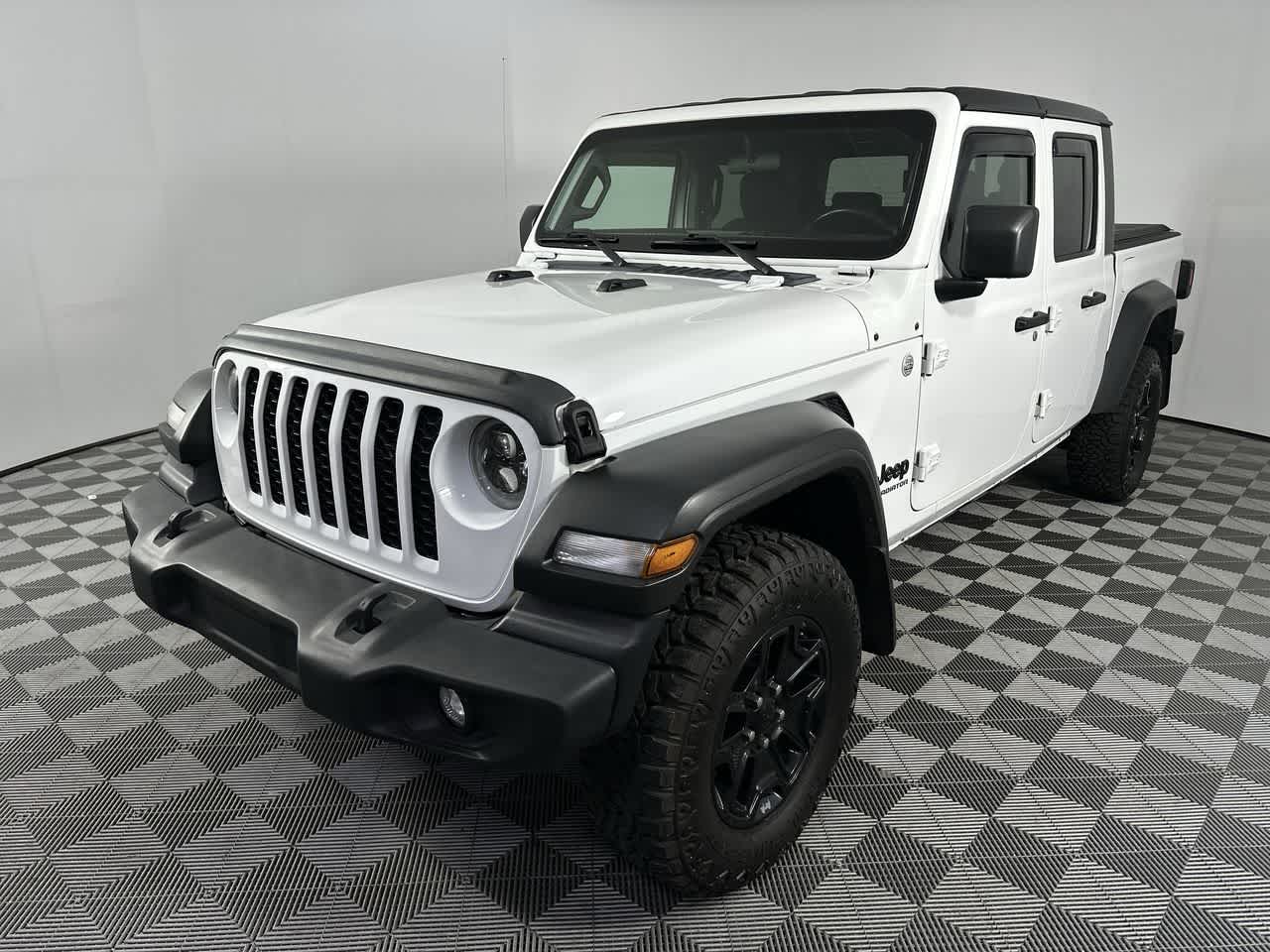 2020 Jeep Gladiator Sport S photo 3