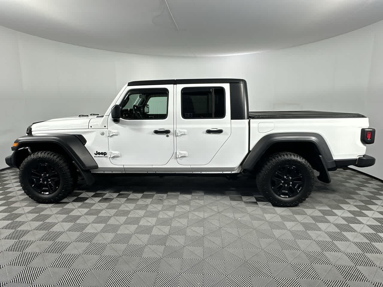 2020 Jeep Gladiator Sport S photo 4