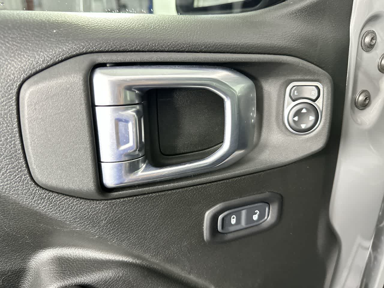 2022 Jeep Gladiator Sport S