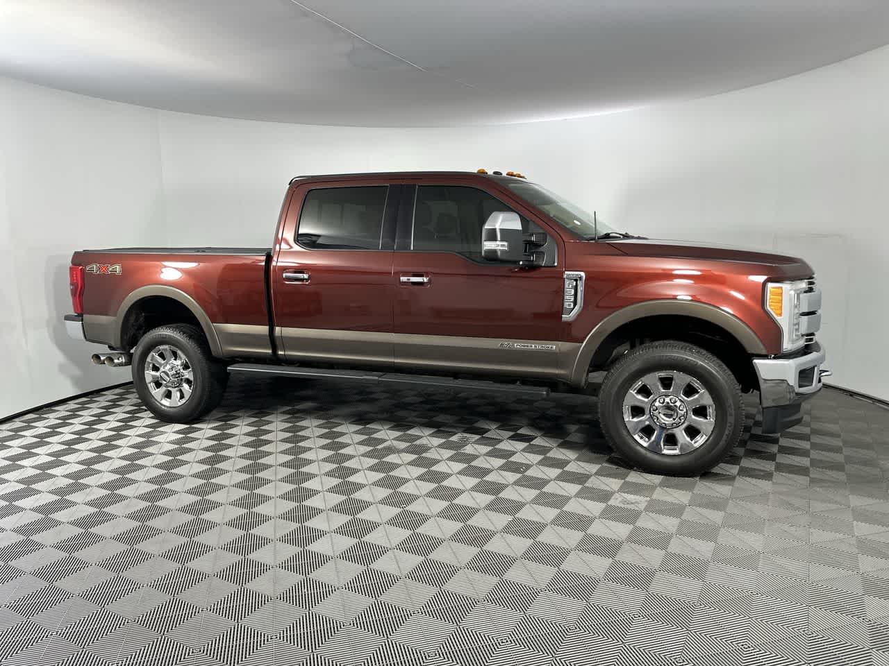 2017 Ford Super Duty F-350 SRW Lariat