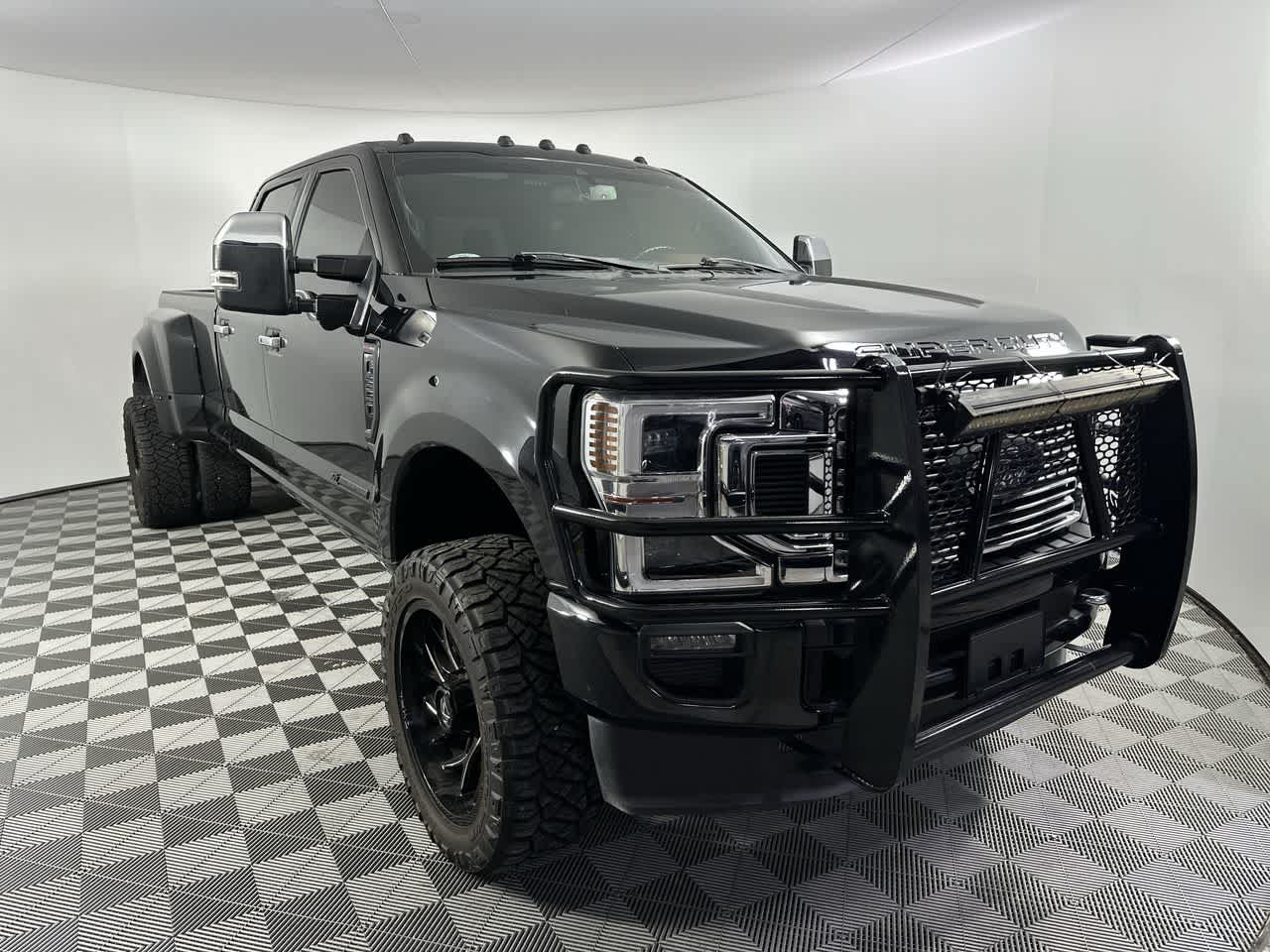 2022 Ford Super Duty F-350 DRW Pickup Platinum