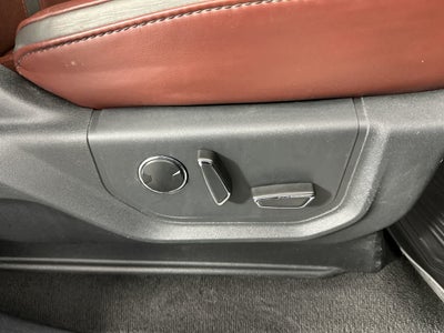 2022 Ford Super Duty F-350 DRW Pickup Platinum