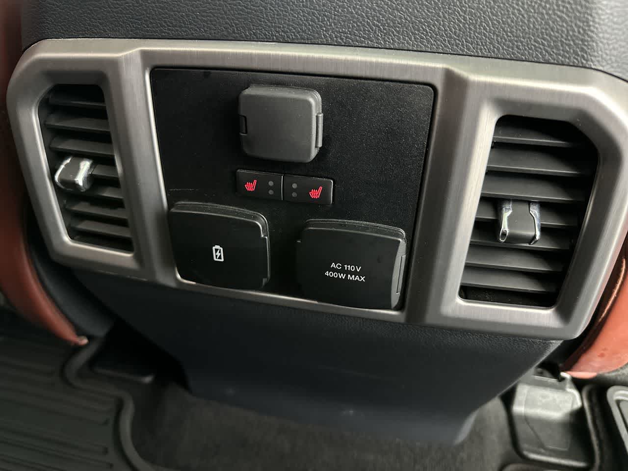 2022 Ford Super Duty F-350 DRW Pickup Platinum