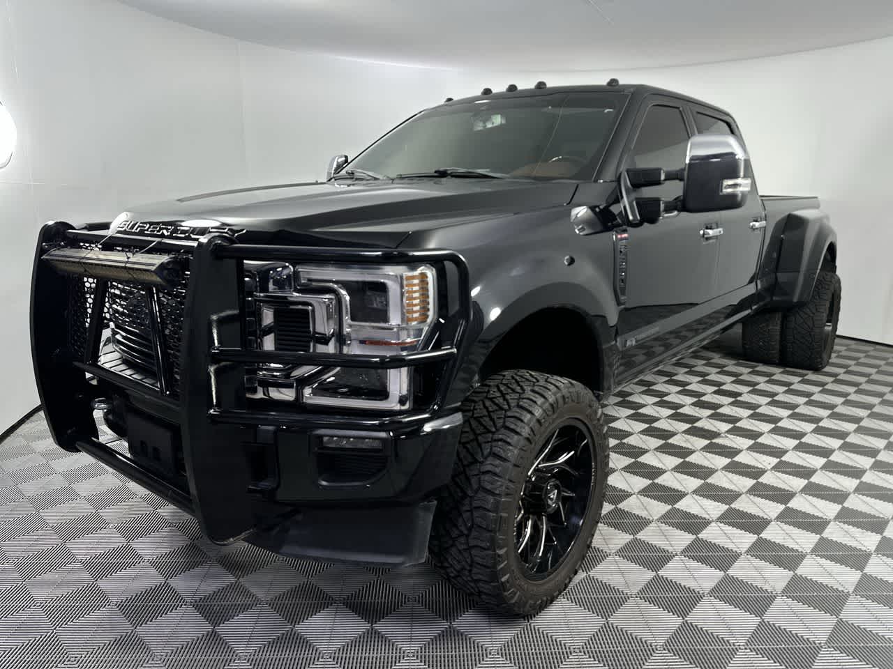 2022 Ford Super Duty F-350 DRW Pickup Platinum