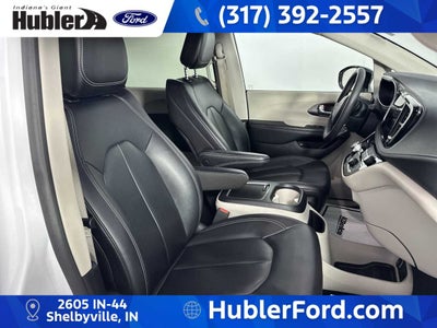 2024 Chrysler Pacifica Hybrid Select