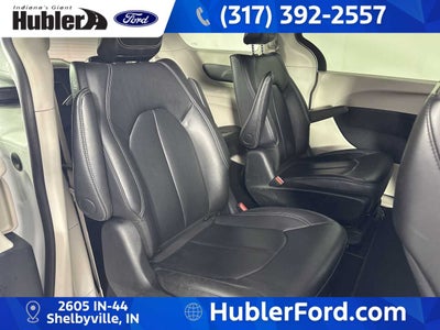 2024 Chrysler Pacifica Hybrid Select