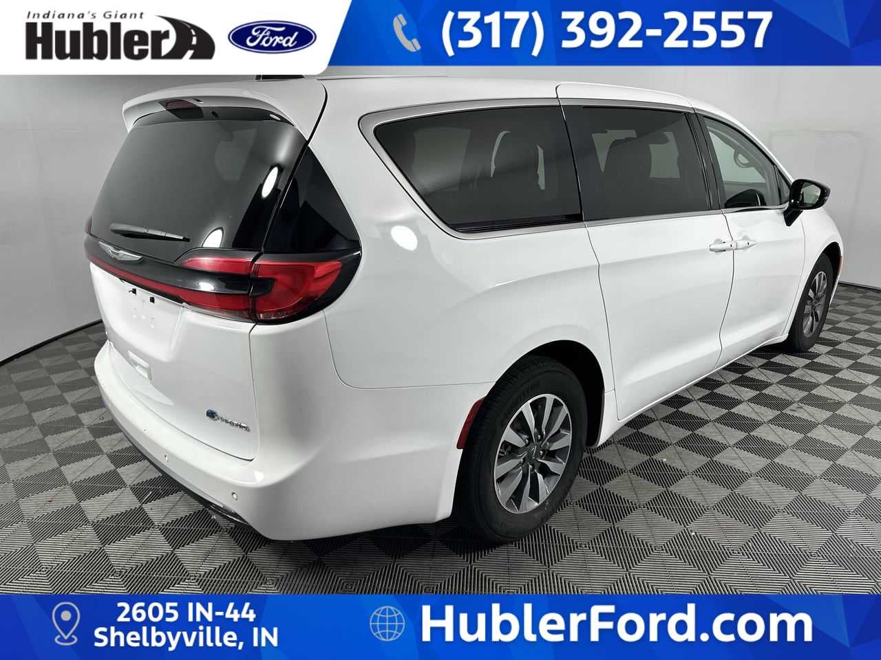 2024 Chrysler Pacifica Hybrid Select