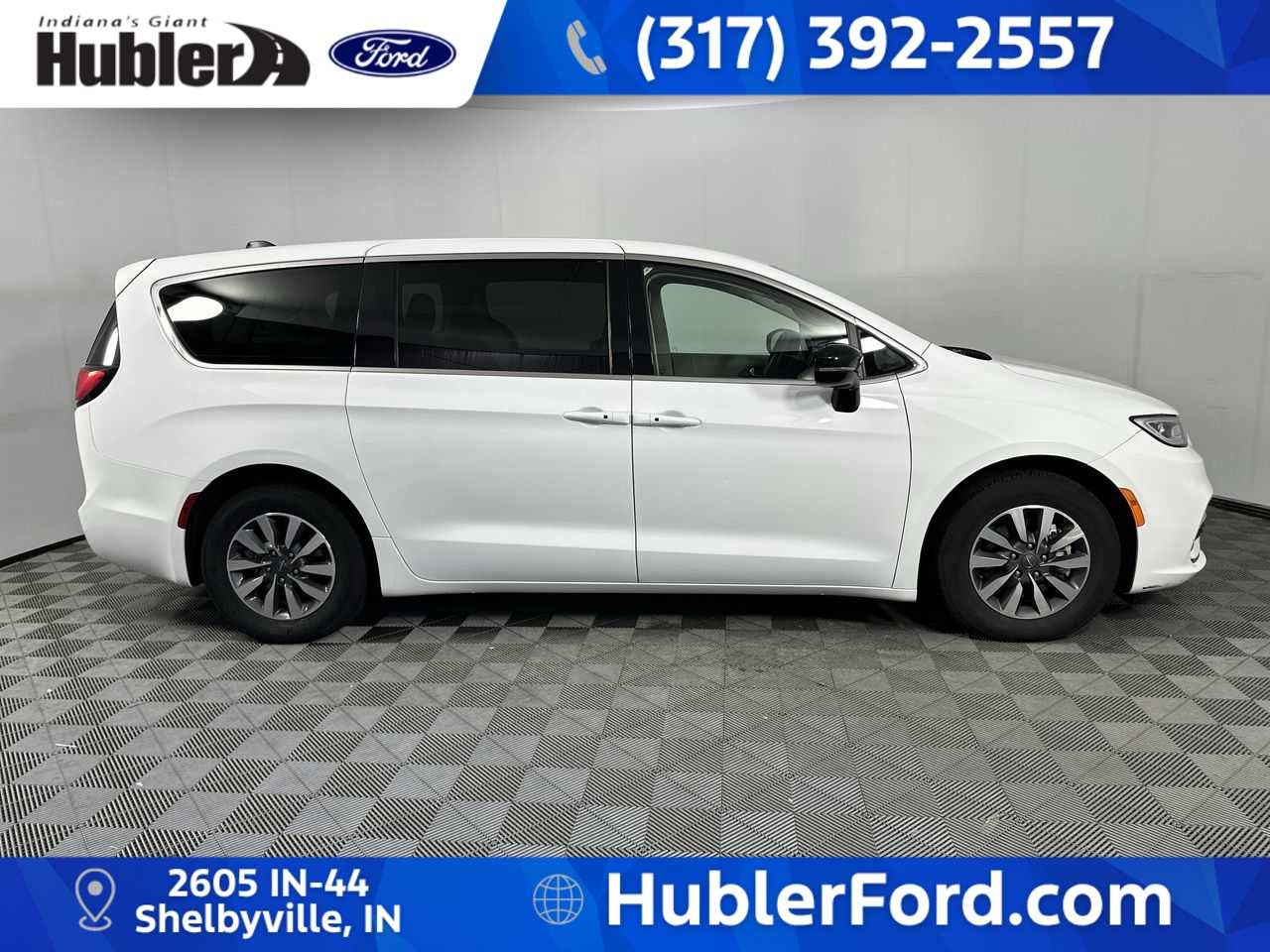 2024 Chrysler Pacifica Hybrid Select