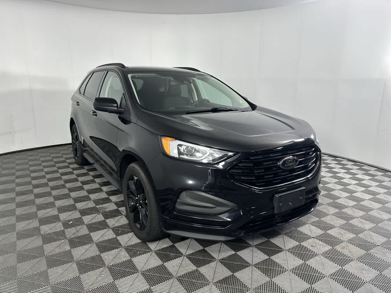 2022 Ford Edge SE