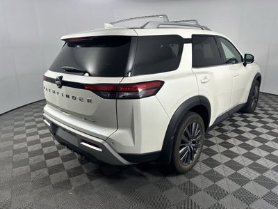 2022 Nissan Pathfinder SL