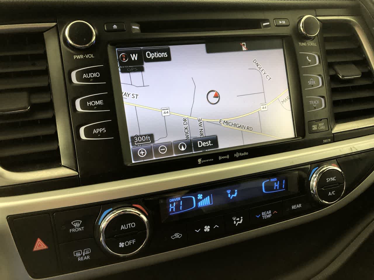 2017 Toyota Highlander SE