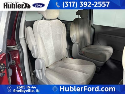 2010 Kia Sedona LX