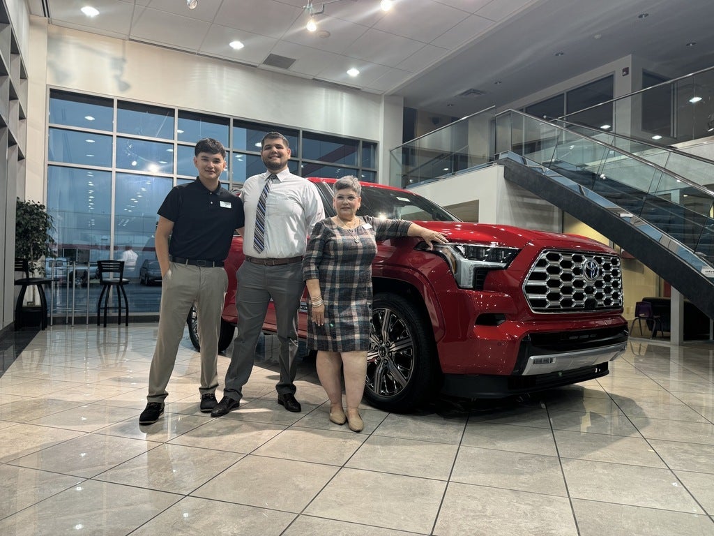 Hubler Toyota spanish speaker group photo